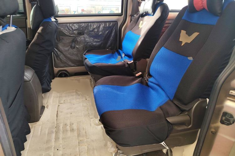 Used Wuling Rongguang V 2016 1.2L Standard Version
