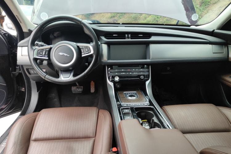 Used Jaguar XFL 2018 XFL 2.0T 250 PS Luxury Edition
