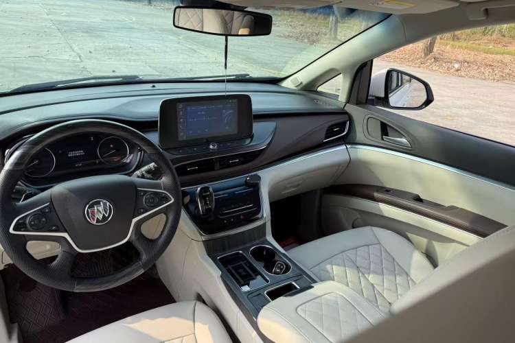 Used Buick GL8 2021 Land Cruiser Executive Class 652T Comfort Model
