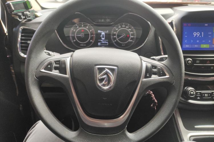 Used Baojun 560 2016 1.5T Manual Elite Model