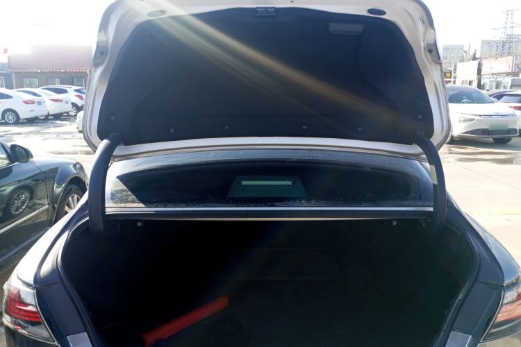 Used Toyota Camry 2019 Dual-Engine 2.5 HG Luxury Edition China VI Standard
