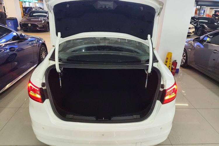 Used Ford Escort 2015 1.5L Automatic Fashion Model
