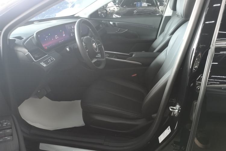 Used Buick LaCrosse 2025 28T Platinum Edition