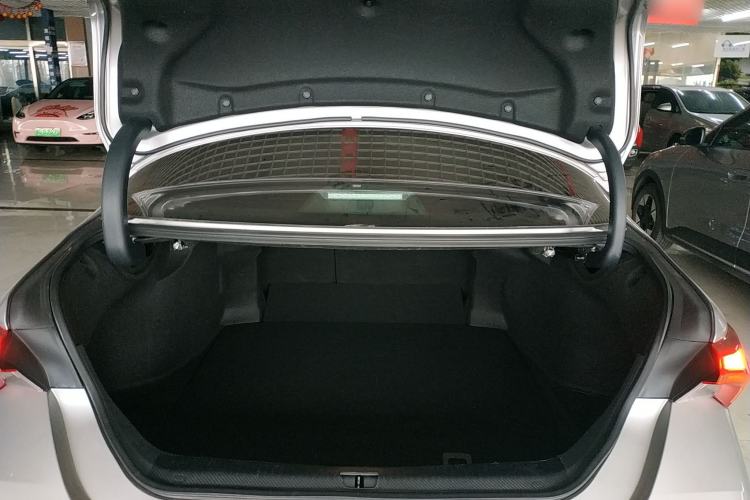 Used Toyota Avalon 2019 Dual-Engine 2.5L XLE Prestige Version China VI Standard
