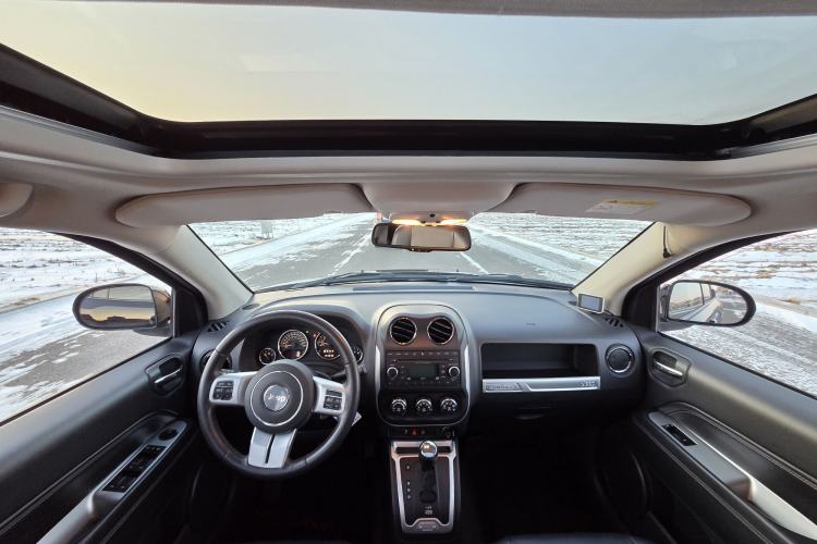 Used  Compass (Import) 2014 Revised Version 2.4L Four-Wheel Drive Comfort Edition
