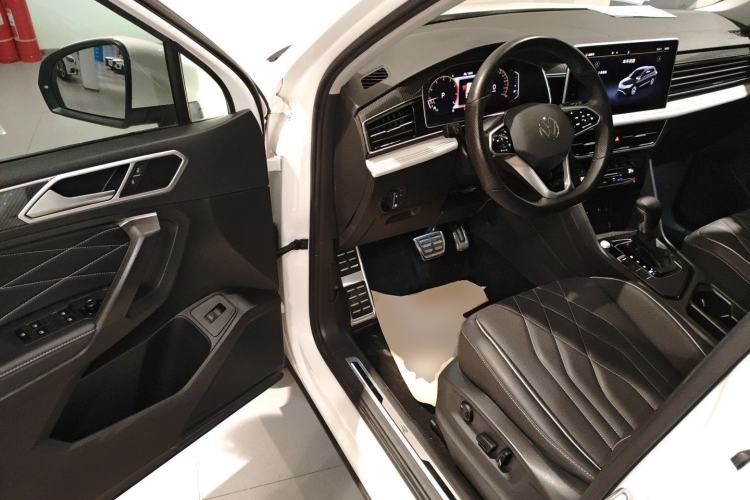 Used Volkswagen Tiguan L 2022 330TSI Automatic Two-Wheel Drive R-Line Enhanced Edition
