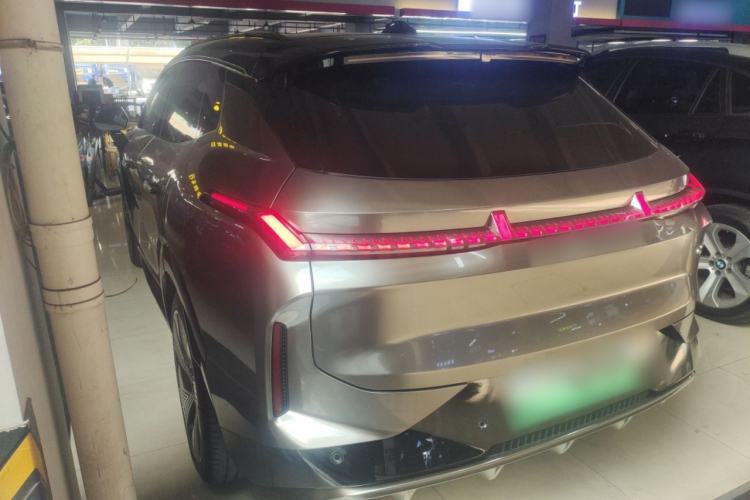 Used Lynk & Co 08 EM-P 2023 220km All-Wheel-Drive Performance Halo
