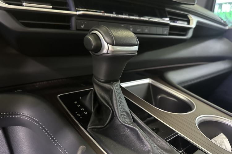 Used Toyota Granvia 2024 2.5L Hybrid Prestige PLUS Edition