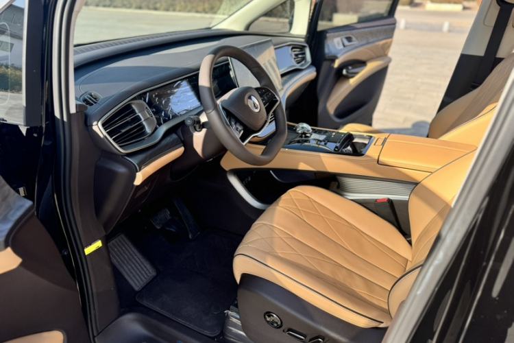 Used Denza D9 2024 DM-i 980 Four-Wheel Drive Prestige Model
