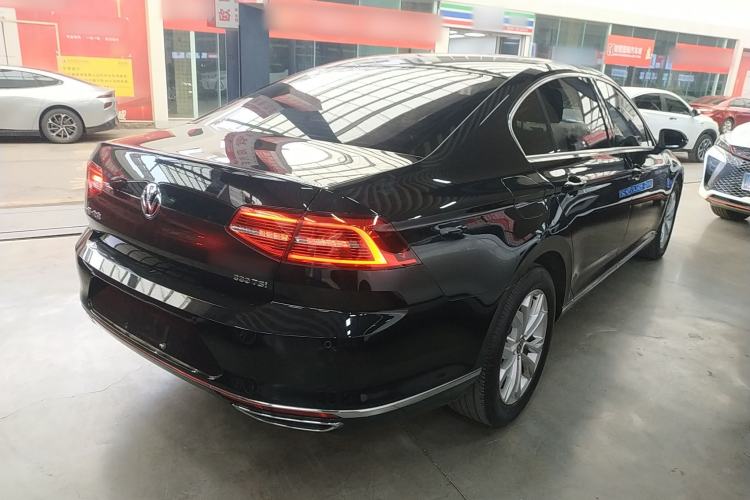 Used Volkswagen Magotan 2018 Facelift 330TSI DSG Luxury Model
