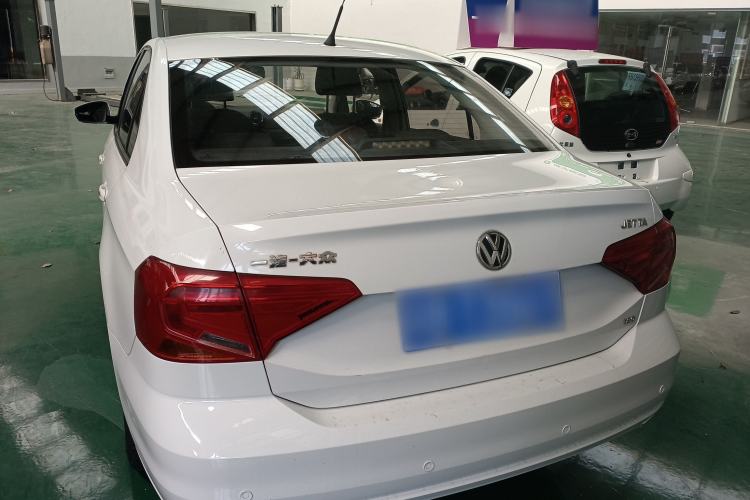 Used Volkswagen Jetta 2017 1.5L Manual Fashion Edition