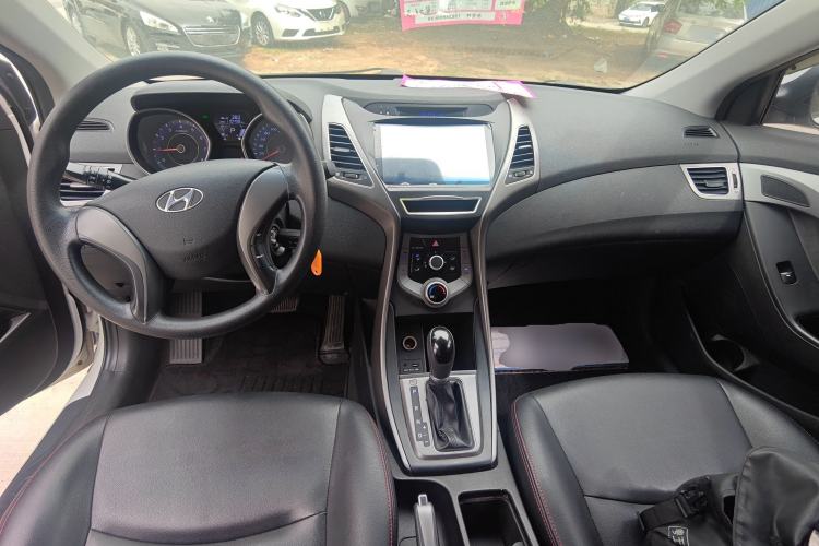 Used Hyundai Elantra 2016 1.6L Automatic Smart Version

