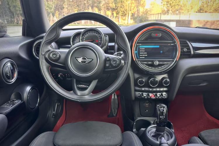 Used  MINI 2018 1.5T COOPER Racing Driver
