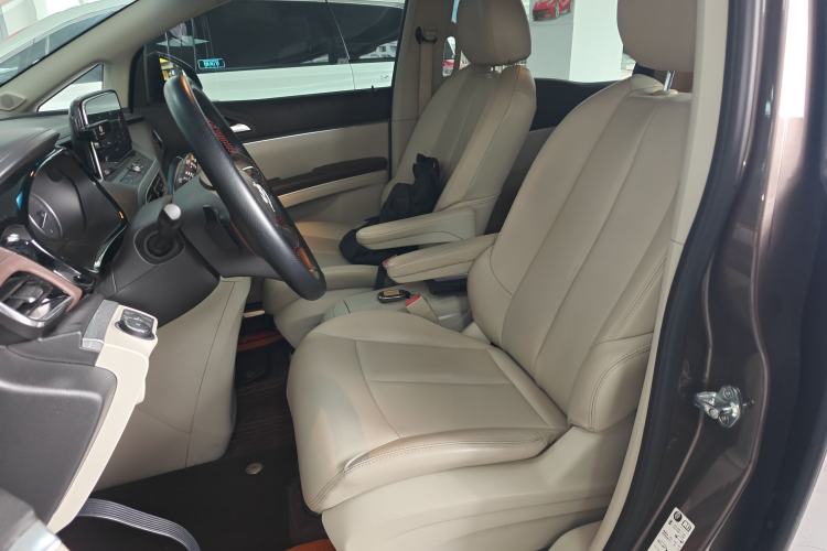 Used Buick GL8 2023 Land Executive Class Smart Enjoyment Model
