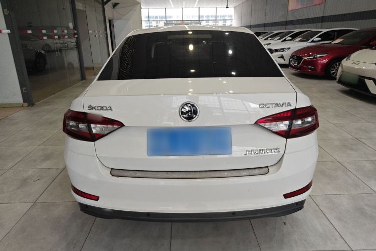 Used Skoda Octavia 2018 1.6L Automatic Comfort Edition
