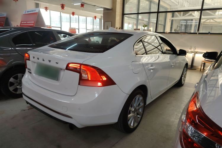 Used Volvo S60 2015 S60L 2.0T Zhiyuan Edition