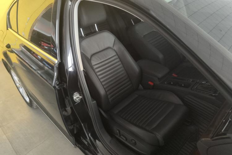 Used Volkswagen Magotan 2019 330TSI DSG Luxury Model China V Standard
