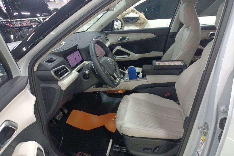 Used BYD Yuan UP 2025 Intelligent Driving Version 401 km Leading Edition
