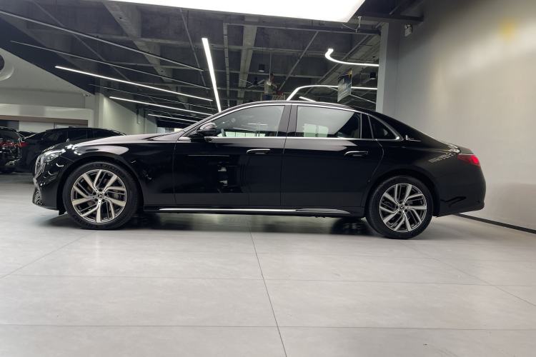 Used Mercedes-Benz E-Class 2024 Refresh E 300 L Stylish Edition
