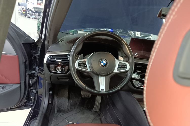 Used BMW 5 Series 2022 Second Facelift 530Li Leading Edition M Sport Package
