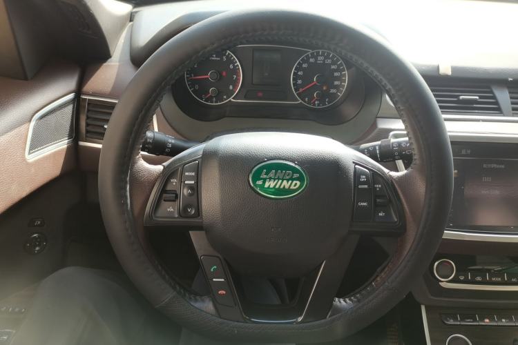 Used Land X7 2015 2.0T Panoramic Prestige Edition
