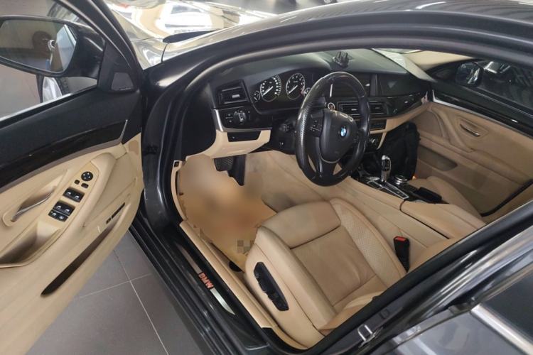 Used BMW 5 Series 2015 535Li Leading Model
