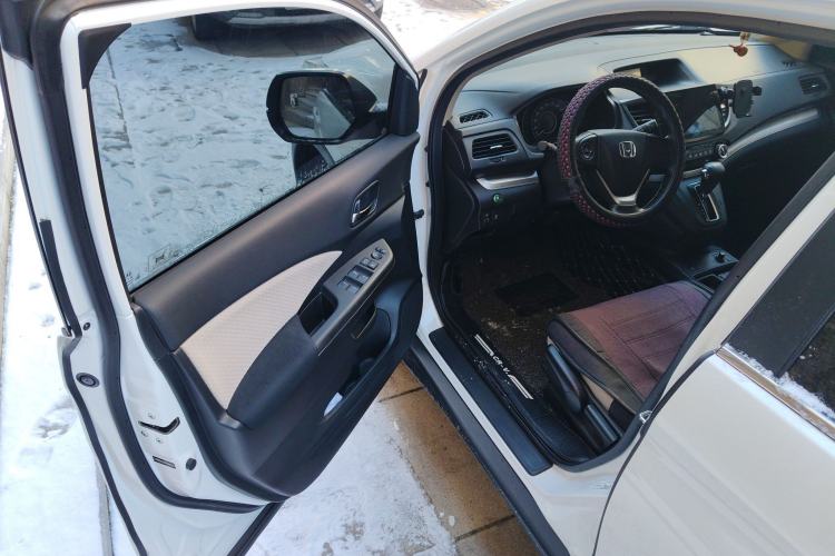 Used Honda CR-V 2015 2.0L two-wheel drive urban version
