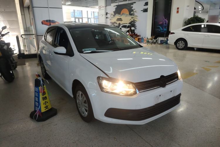 Used Volkswagen Polo 2016 1.4L Manual Fashion Model
