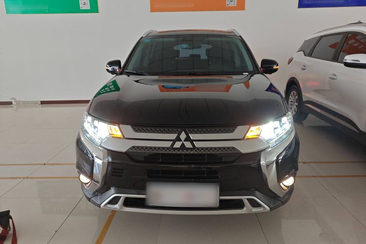 Used Mitsubishi Outlander 2020 2.4L 4x4 Zhi Xiang Edition 7-Seater
