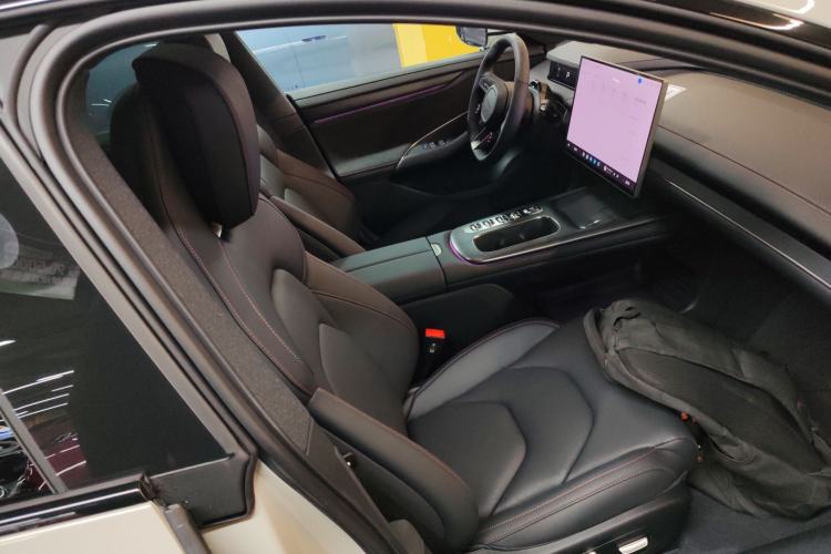 Used  SU7 2024 Rear-Drive Ultra-Long Range Advanced Pro-Level Intelligent Driving Version
