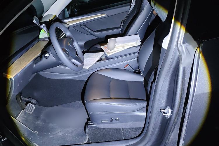 Used Tesla Model Y 2021 Long-Range All-Wheel-Drive Version
