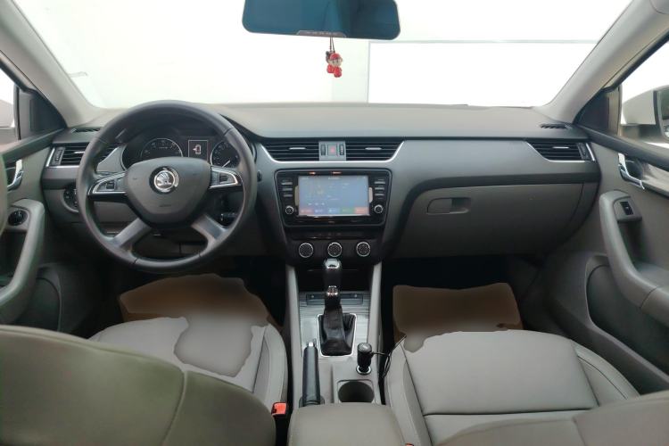 Used Skoda Octavia 2015 1.6L Automatic Yijun Edition
