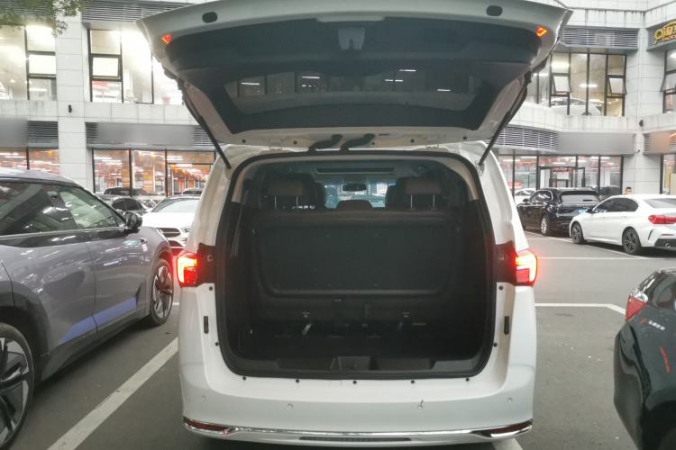 Used Buick GL8 2022 Land Business Class 652T Luxury Model
