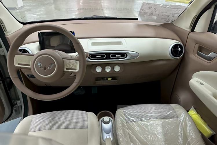 Used Wuling Hongguang MINIEV 2025 Four-Door Version Advanced Edition
