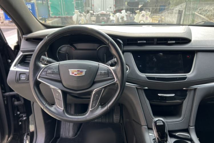 Used Cadillac XT5 2021 28T Luxury Version
