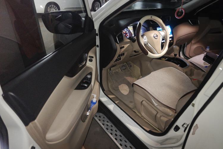 Used Nissan X-Trail 2015 2.0L CVT Comfort MAX Edition 2WD