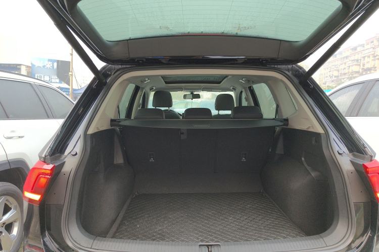 Used Volkswagen Tiguan L 2024 300TSI Automatic Two-Wheel Drive Smart Edition