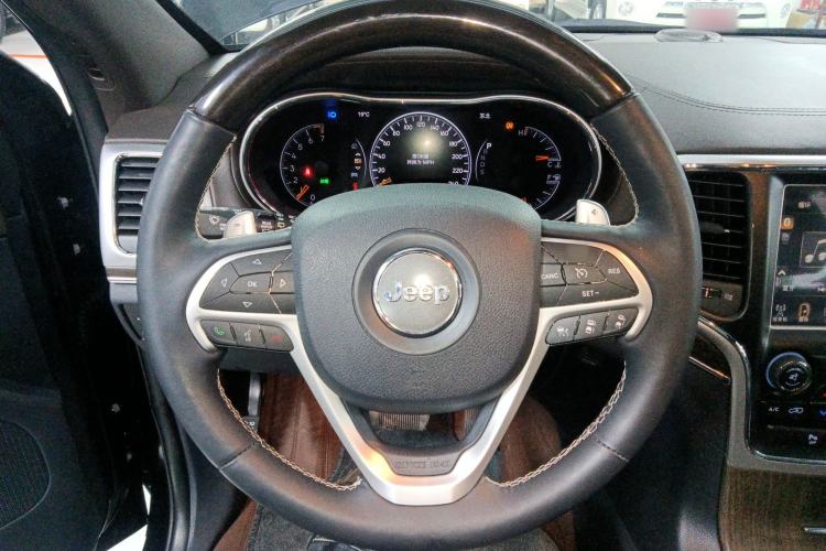 Used  Grand Cherokee 2015 3.6L Luxury Navigation Edition