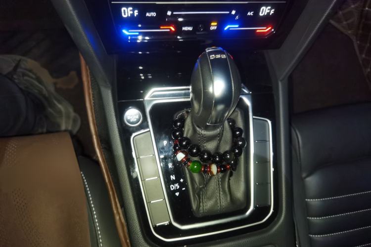 Used Volkswagen Magotan 2020 330TSI DSG Leading Model
