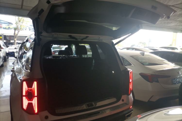 Used GAC Trumpchi GS8 2022 Linghang Series 2.0 TGDI Two-Wheel-Drive Luxury Smart Connectivity Version (7 Seats)
