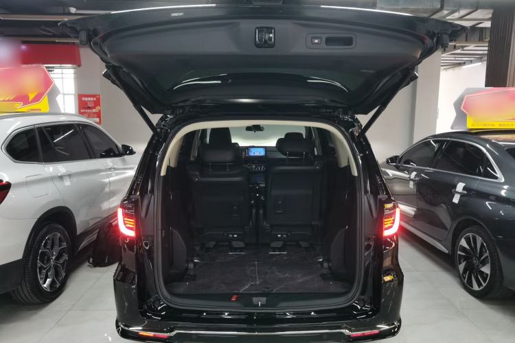 Used Honda Elysion 2022 2.0L eHEV Luxury Edition
