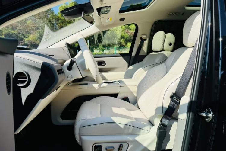 Used Li Auto Li Auto i8 2025 Standard Edition
