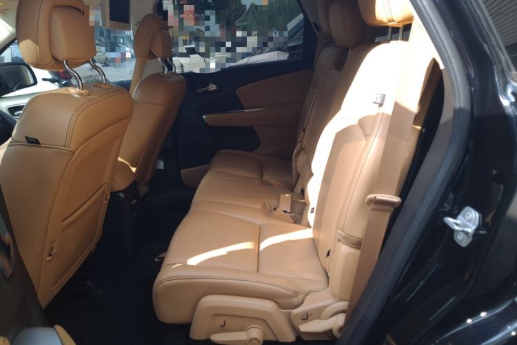 Used Dodge Journey 2013 2.4L Two-Wheel Drive Luxury Version