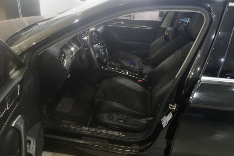 Used Volkswagen Magotan 2018 330TSI DSG Luxury Model
