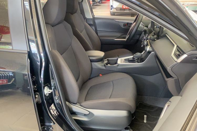 Used Toyota RAV4 2024 2.0L CVT Two-Wheel Drive Urban Edition
