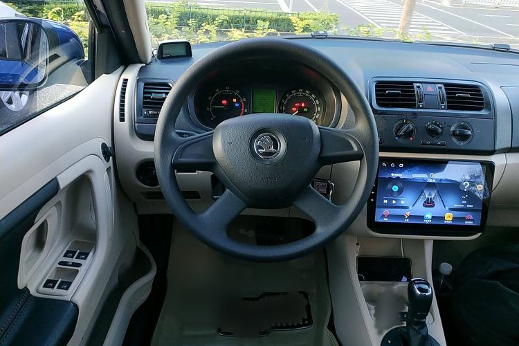 Used Skoda Fabia 2014 1.4L Automatic Crystal Edition
