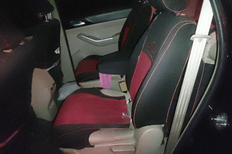 Used Baojun 730 2014 1.5L manual standard trim 7 seats
