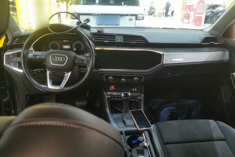 Used Audi Q3 2022 35 TFSI Progressive Dynamic Edition
