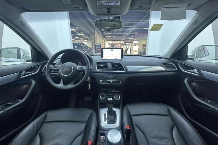 Used Audi Q3 2015 35 TFSI Comfort Model
