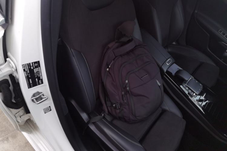 Used Mercedes-Benz A-Class 2022 Second Facelift A 200 L Sport Sedan Fashion Version
